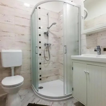 Проживание в семье Malasits 3 Private With Private Bathroom *